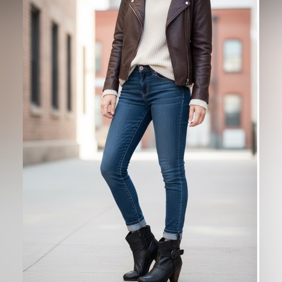 Born Crown Jailyn Black leather size 8 1/2 Bootie Boots - Picture 14 of 15